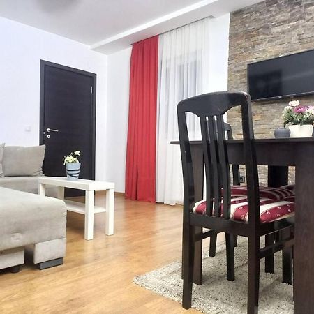 2Br Airport Accommodation W/Free Private Parking Ledine Exterior foto